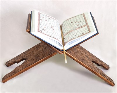 Деревянная раскладная подставка под Коран ручной работы с узорами (выжигание) - фото 10076