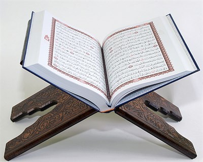 Деревянная раскладная подставка под Коран ручной работы с узорами малая (выжигание) - фото 11522